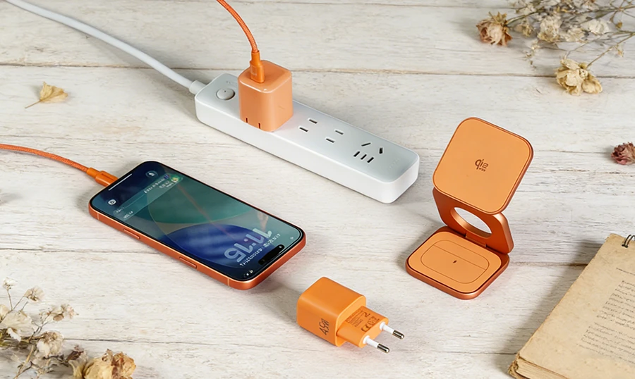 WECENT foldable 3-in-1 wireless charging station for phone, watch and earbuds